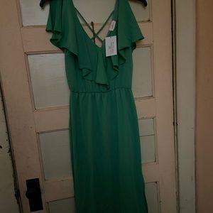 Everly green maxi dress. Ruffled sleeves. Crisscross back. New with tags.